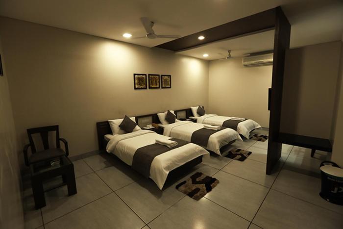 ホテル Sree Sakthi Residency カーンチープラム エクステリア 写真